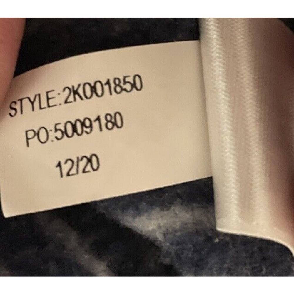 Vineyard Vines Striped Long Sleeve Pullover Blue with white stripes XL - Picture 7 of 10